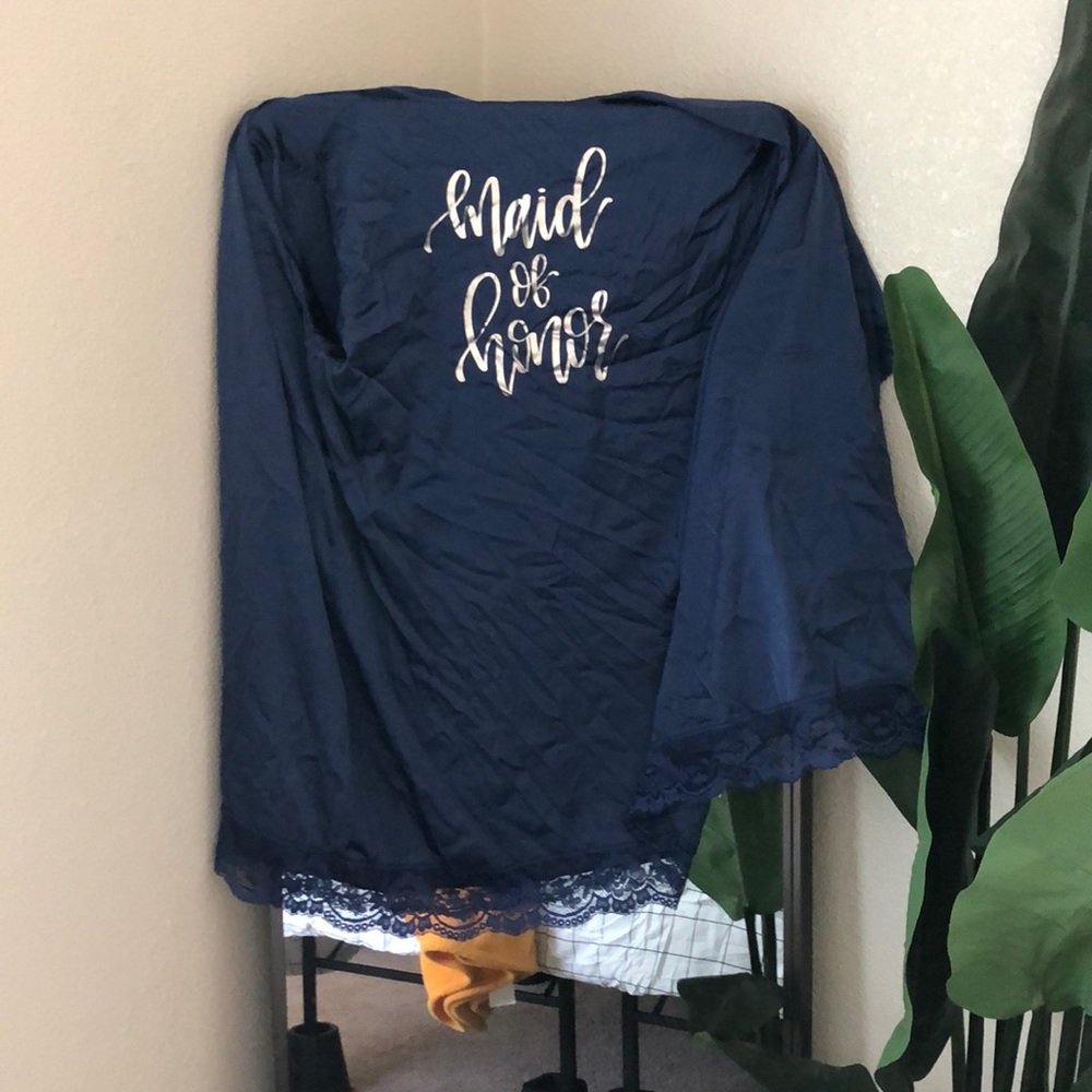 Maid of honor robe